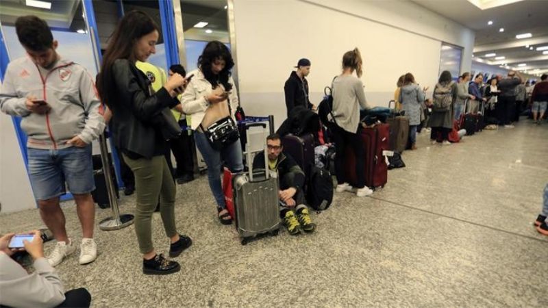 Se levantó el paro de Aerolíneas y reprograman vuelos