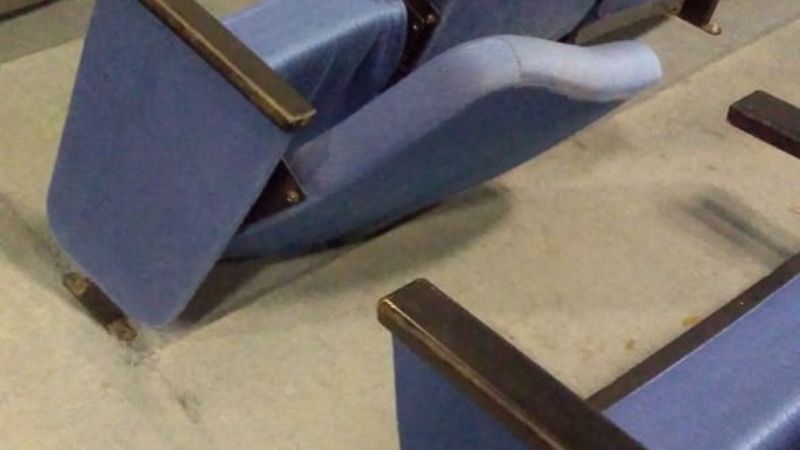 Deterioro del Cine Teatro del Bicentenario de Recreo