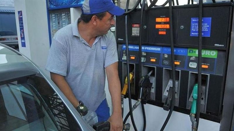 Expendedores de combustibles anunciaron que no pueden pagar el bono de fin de año