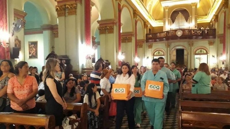 Homenaje del ámbito de la Salud con bendición de ambulancias