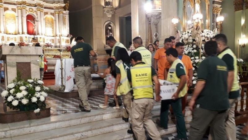 Homenaje del ámbito de la Salud con bendición de ambulancias