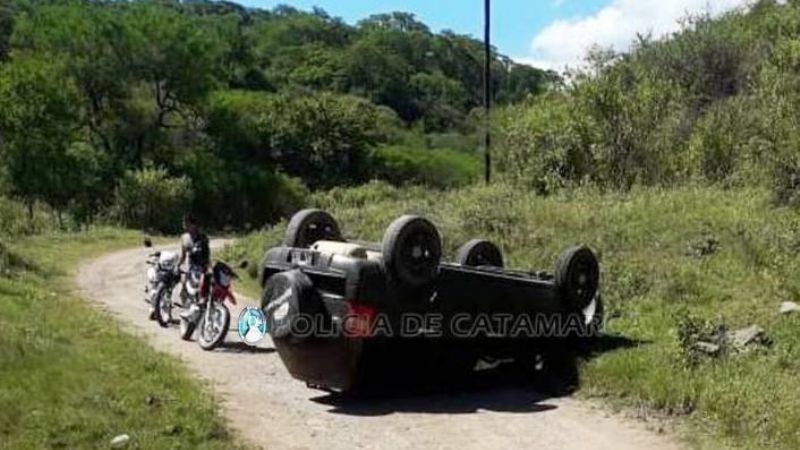 Una camioneta volcó en Ancasti