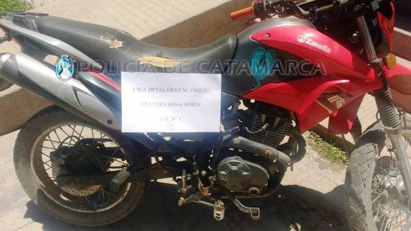 Aprehenden a dos jóvenes y recuperan una ventana robada