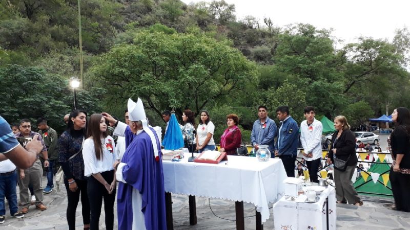 Intensa labor en la Gruta de Choya durante las festividades de la Virgen