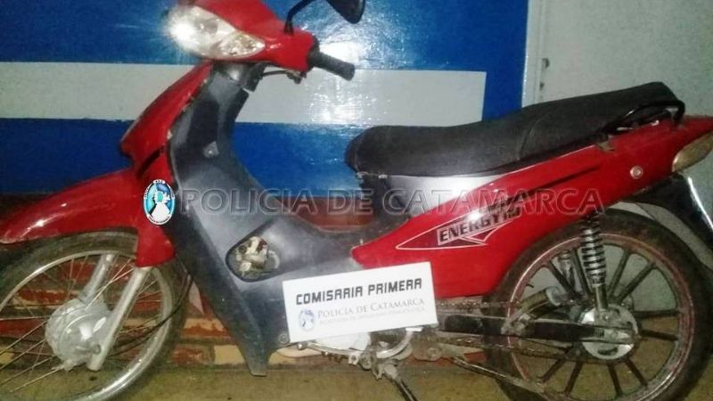 Robó una moto en la plaza y lo atraparon a una cuadra