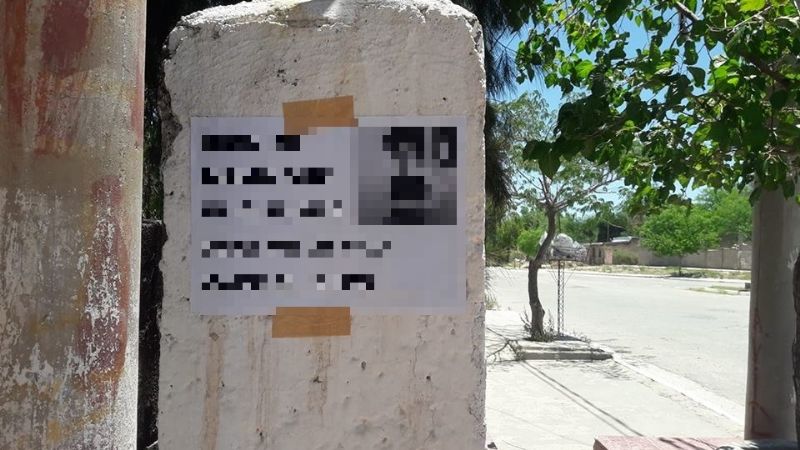 Cansada que orinen en su casa, puso un divertido cartel