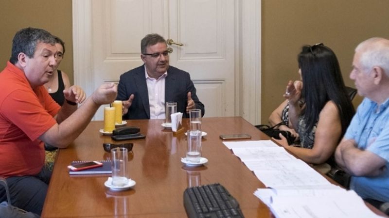 Jalil dialogó con comerciantes  por la obra de peatonalización