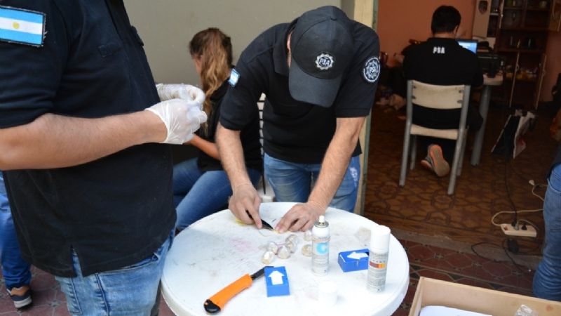 Detienen a una pareja acusada de vender drogas en Tucumán