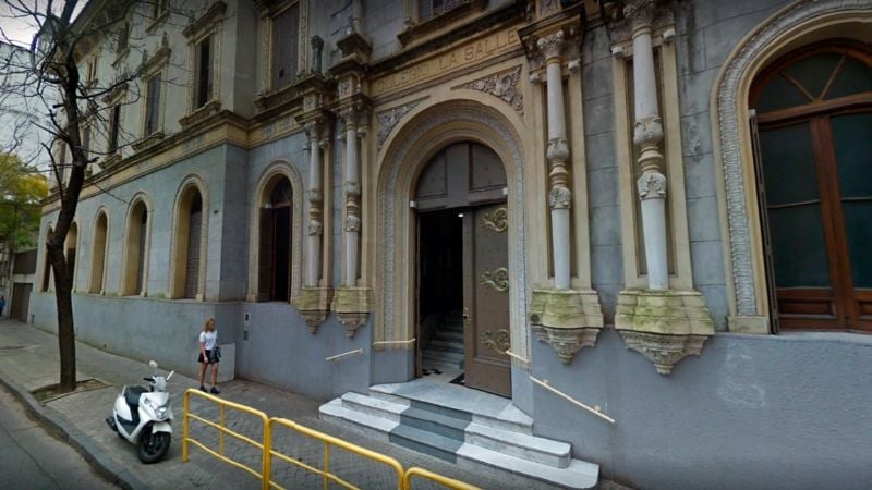 Una joven escrachó a un profesor que la acosó cuando tenía 14 años