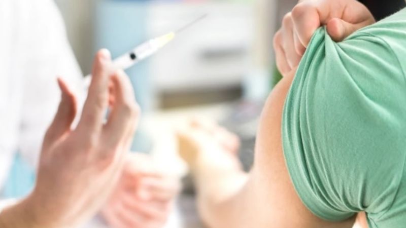 Cuáles son las vacunas que deben tener los adultos para tramitar DNI, pasaporte y registro