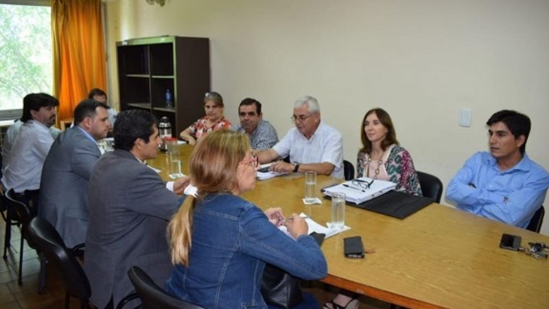 Diputados recibieron a  Menecier