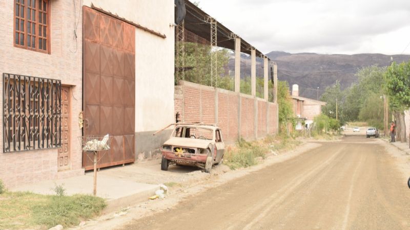 Retiran vehículos chatarras en Santa María