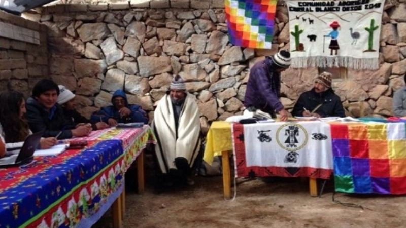 Comunidades indígenas apoyan a la joven que denunció al cura Pachado