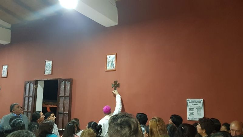 Consagran altares y dedican templos