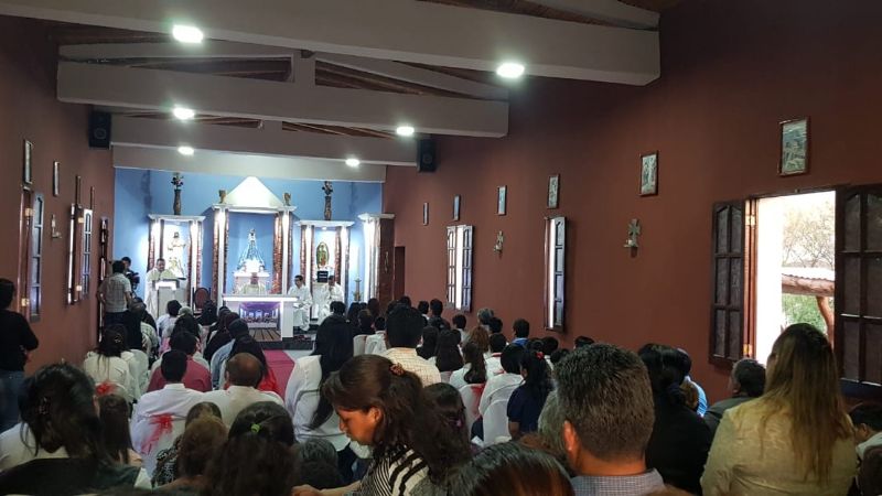 Consagran altares y dedican templos