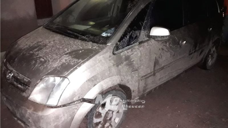 Docentes salvan sus vidas de milagro al ser arrastrados por la creciente