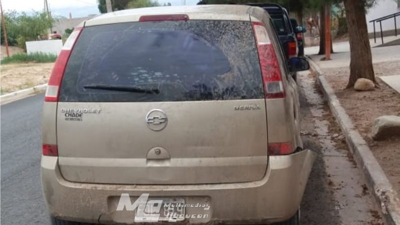 Docentes salvan sus vidas de milagro al ser arrastrados por la creciente