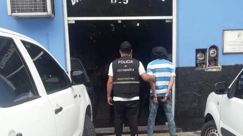 Aprehenden a dos personas requeridas por la Justicia