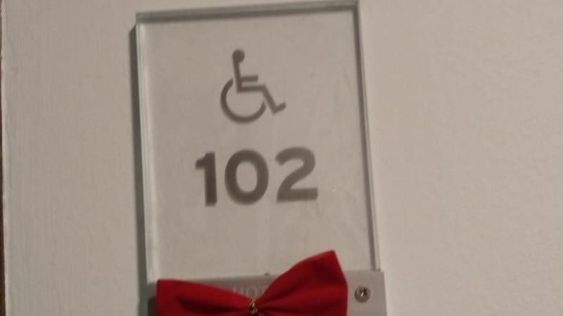 Se entregó la Carta Accesible al Hotel Casino Catamarca