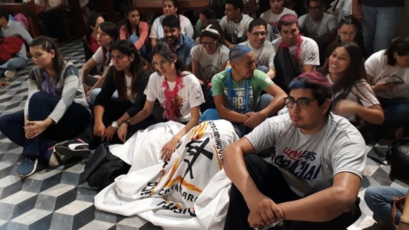 Con misión urbana y misa, los  jóvenes homenajearon a la Virgen