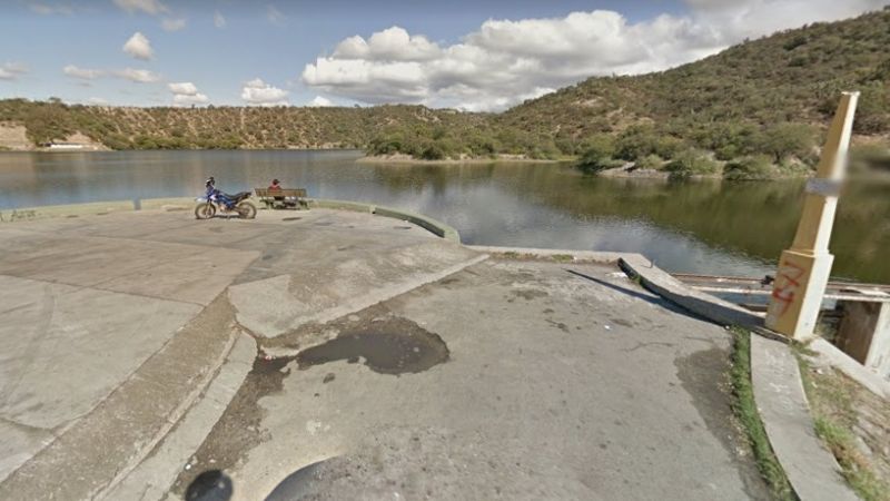 Casi cae con el auto al dique El Jumeal