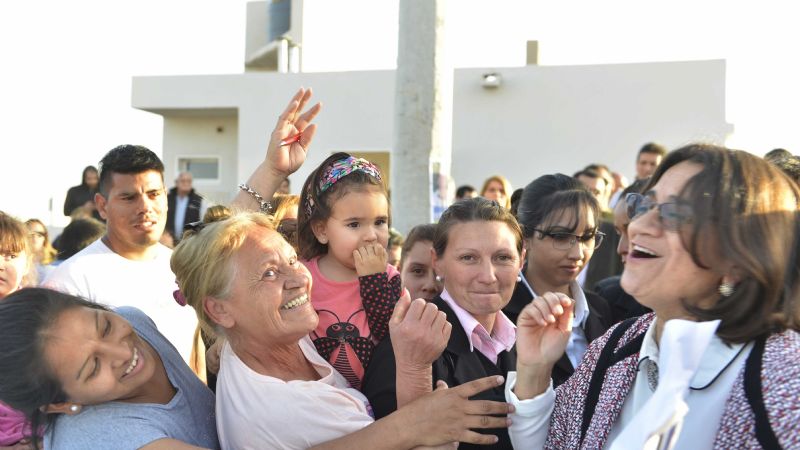 Lucía entregará viviendas en Recreo