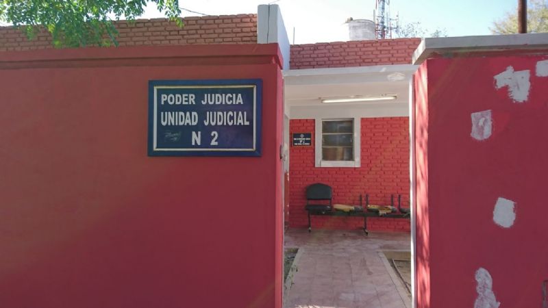 Sorprenden a un joven cuando escapaba con un parlante robado