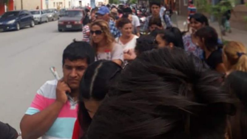 Hartos, municipales de Recreo volvieron con piquetes