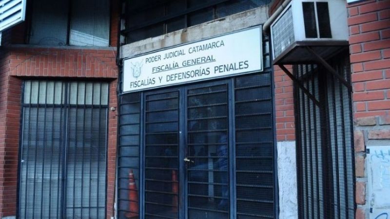 Reclama que no avanzan las 24 denuncias por violencia de género contra un policía