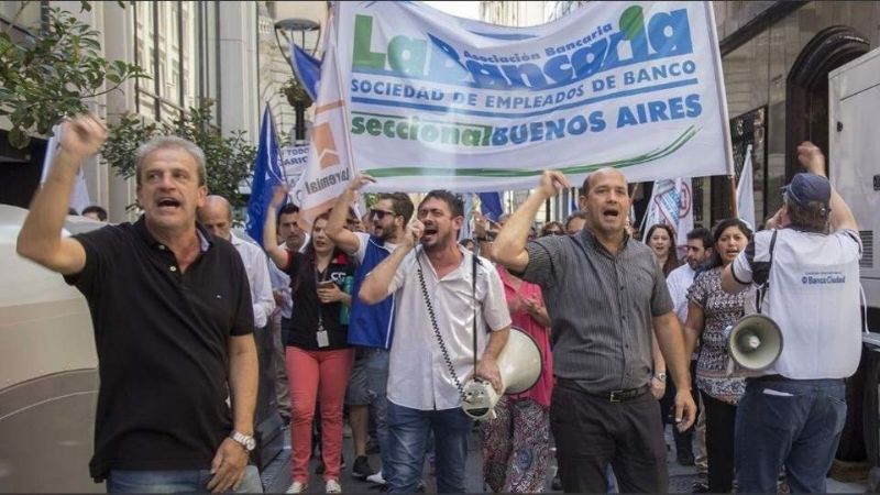 Bancarios cerraron un 46% de aumento para 2018