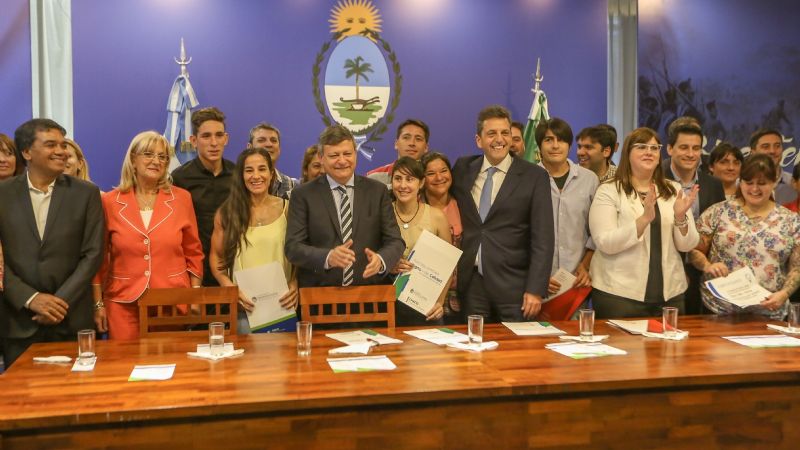 Massa: “El único camino para ganarle a la pobreza es el trabajo”