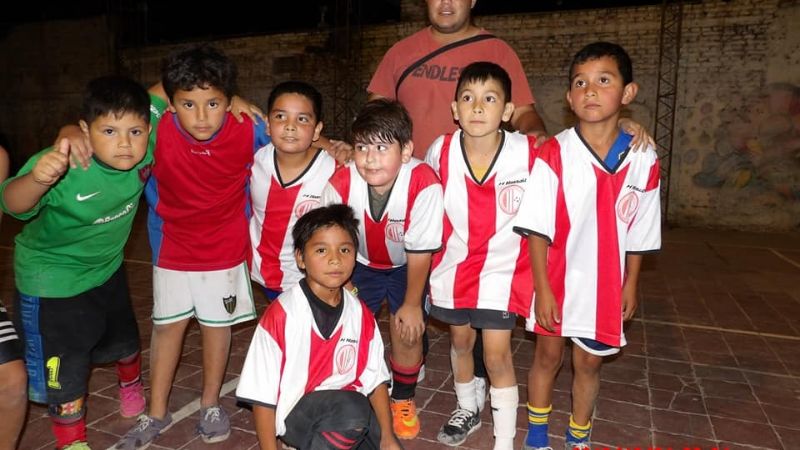 Gesto solidario del referí en el Baby “Los Cuervito”