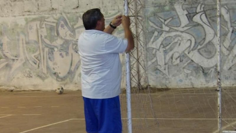 Gesto solidario del referí en el Baby “Los Cuervito”