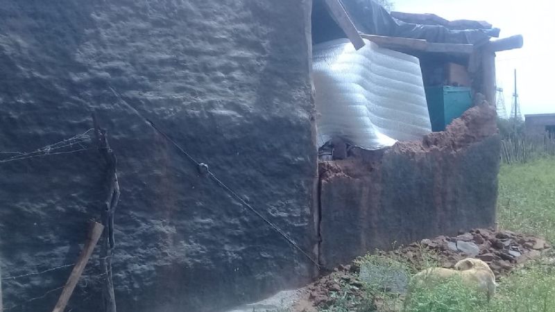 Se derrumbó la pared de una vivienda en Recreo