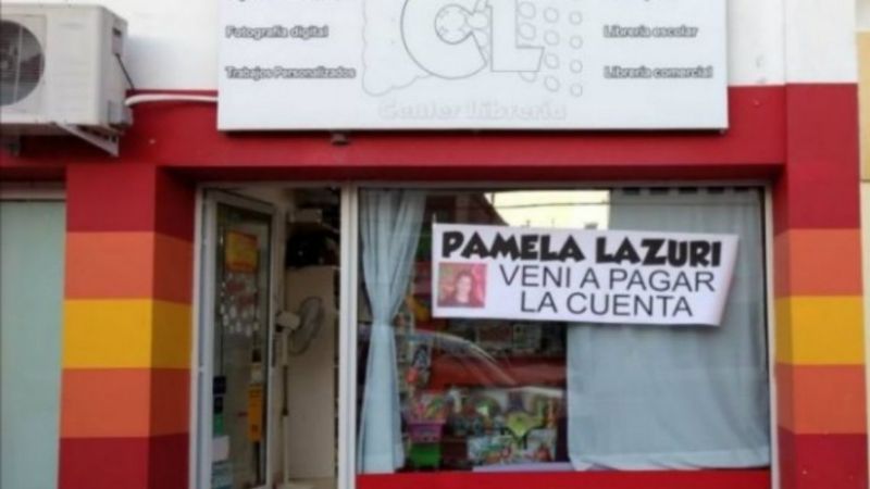 Escracharon a una clienta con un cartel en la vidriera por no pagar la cuenta