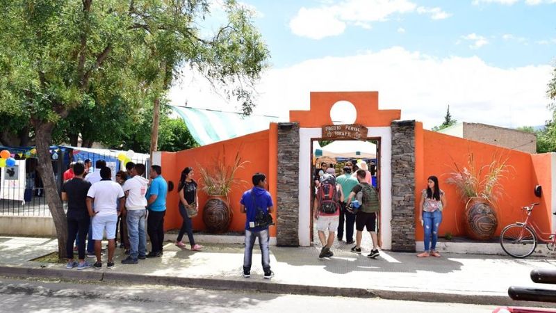 Sánchez acompañó a feriantes en el aniversario de la Feria “Arcos Iris”