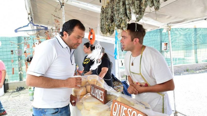 Sánchez acompañó a feriantes en el aniversario de la Feria “Arcos Iris”