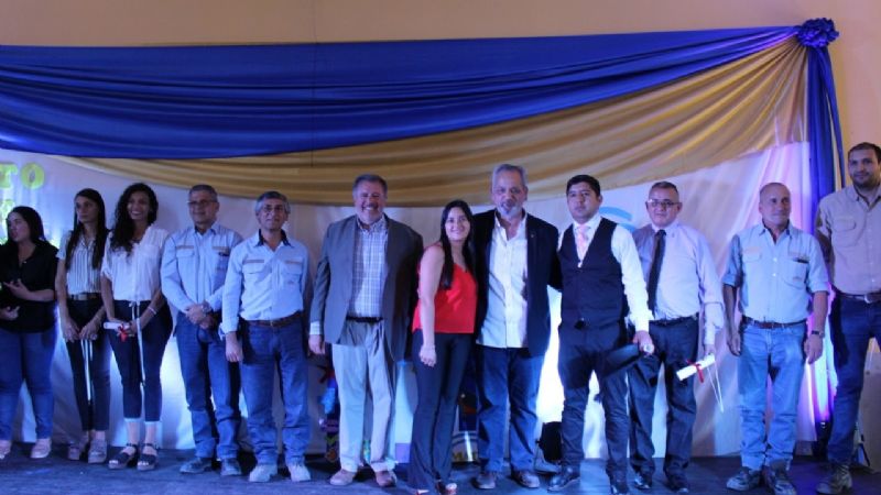 Más de 80 trabajadores de Farallón Negro terminaron el secundario