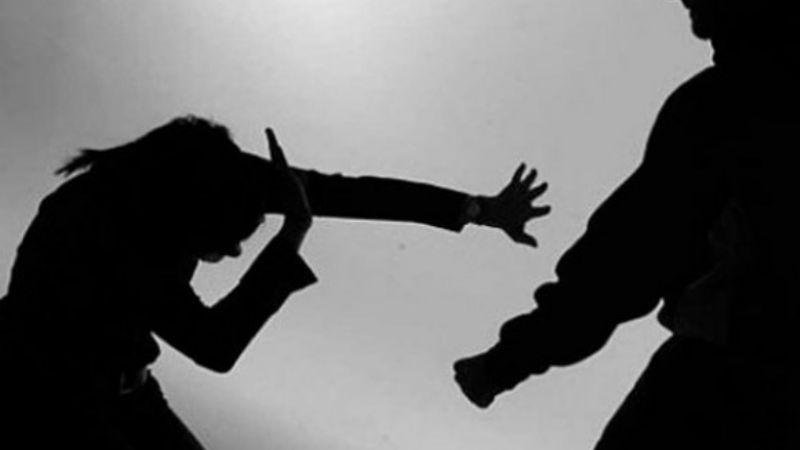 Golpeó a su pareja y terminó en la comisaría