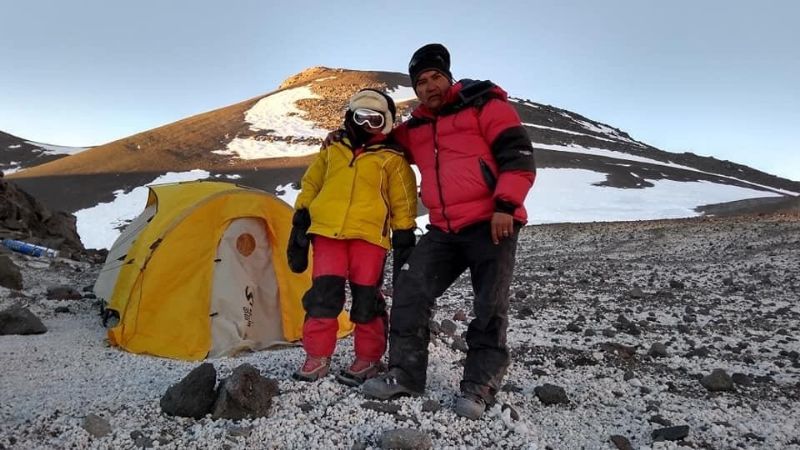 Nena de 10 años escaló el volcán mas alto del mundo