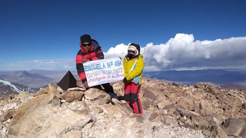 Nena de 10 años escaló el volcán mas alto del mundo