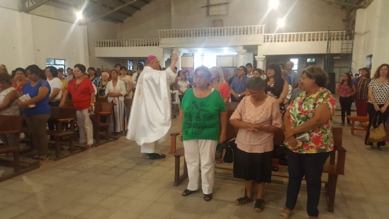 En Nochebuena, el Obispo consagró el altar del templo de San Jorge
