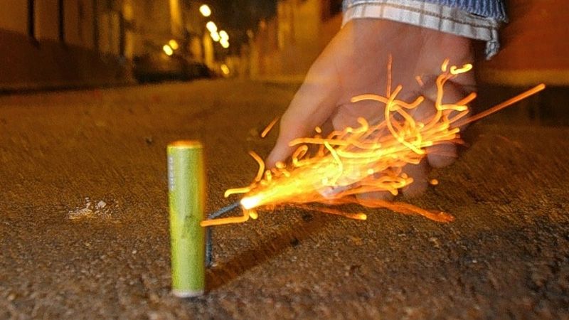 Cinco heridos por pirotecnia: Le reconstruyen el dedo a un niño