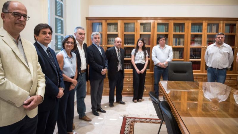 Inauguraron la biblioteca de Asesoría General de Gobierno