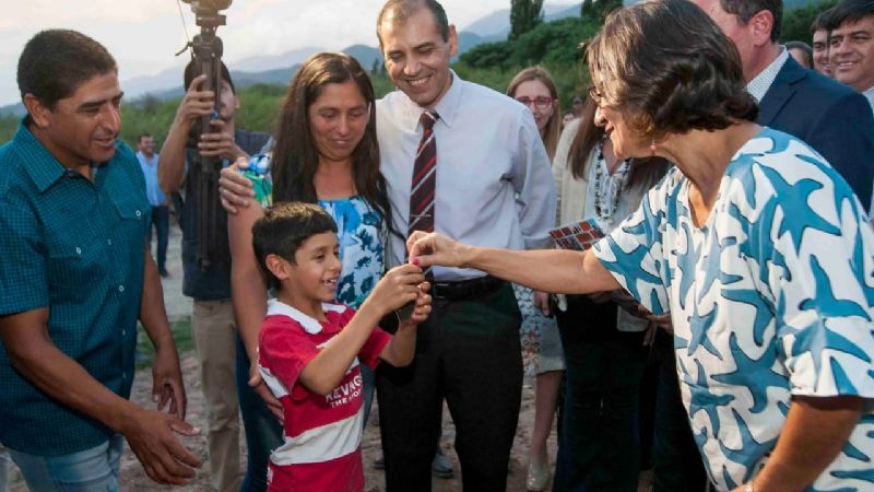 Lucía inauguró el Parque Solar de Saujil
