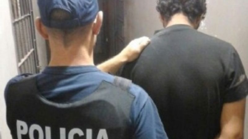 Causó destrozos en su casa y golpeó a su mamá