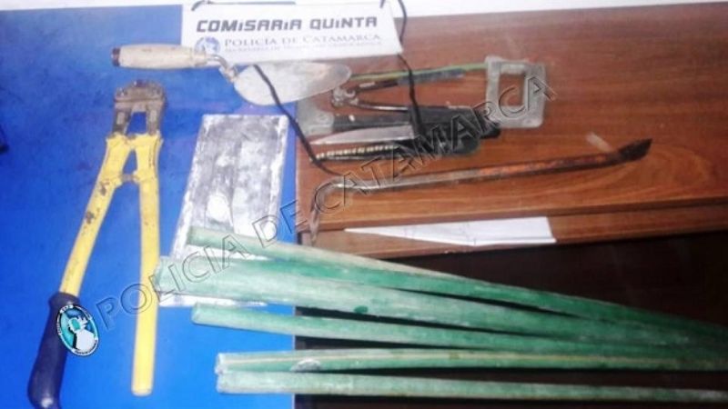 Lo sorprenden llevando herramientas robadas en una obra en construcción