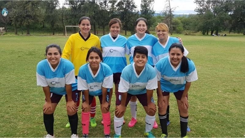 Encuentro deportivo por aniversario de la creación del Polideportivo Policial