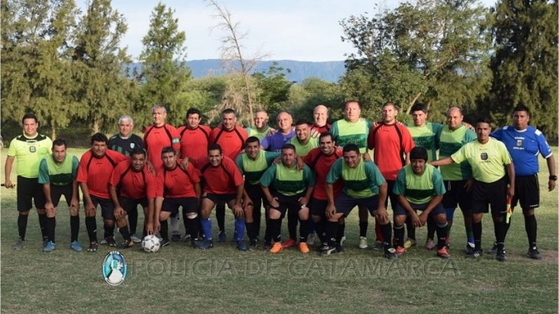 Encuentro deportivo por aniversario de la creación del Polideportivo Policial