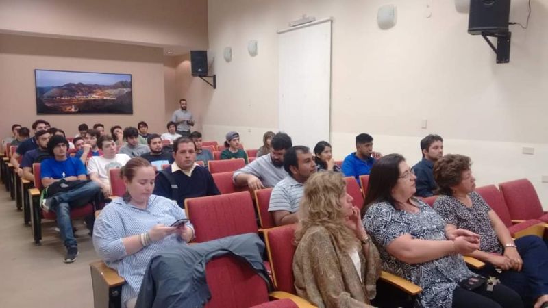 Big Data y robótica dominaron la agenda de alumnos y especialistas